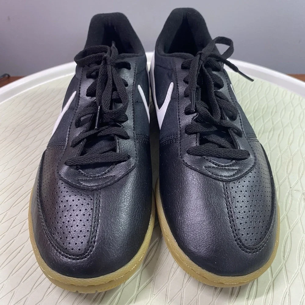 Nike Davinho Mens Soccer Sneakers Shoes Black&White Style 580452-010‎ Sz.8 NWB